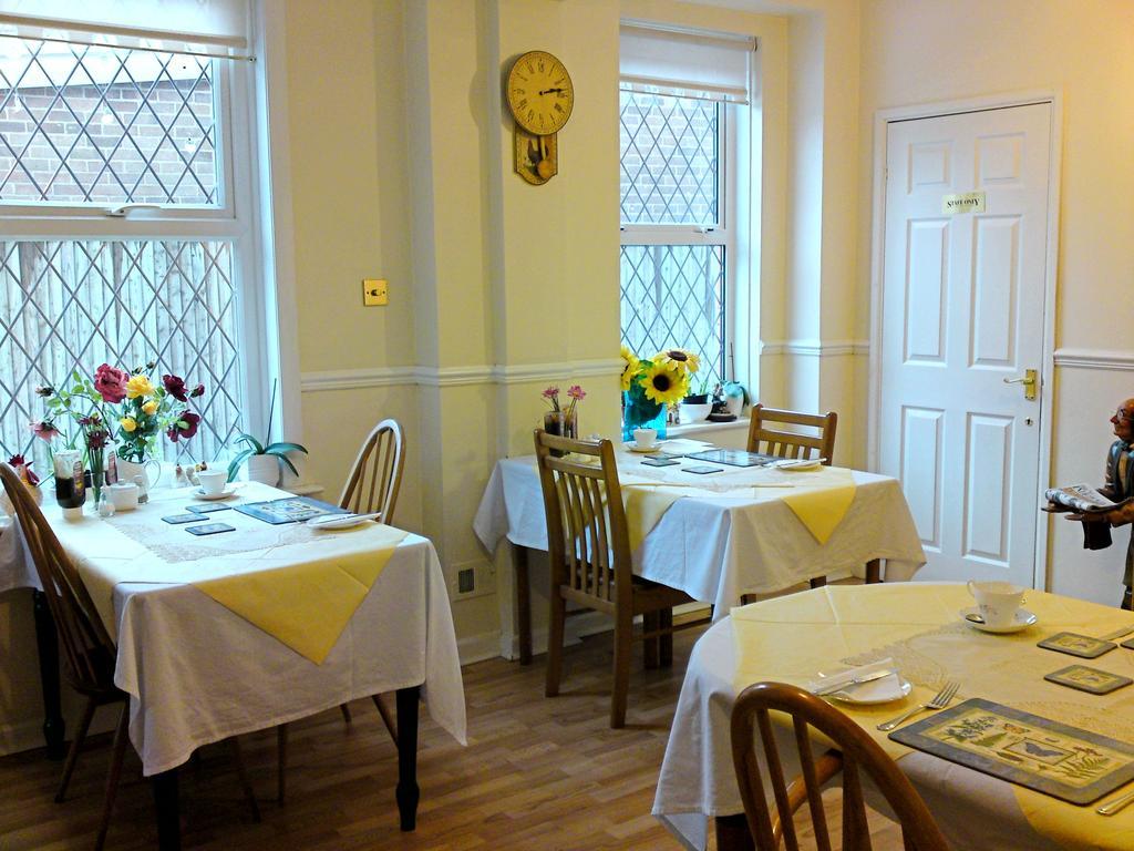 Bed and Breakfast Crestwell House Істлі Екстер'єр фото
